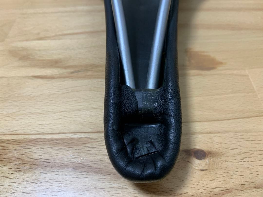 Velo Live Wire suspension サドル 黒/青