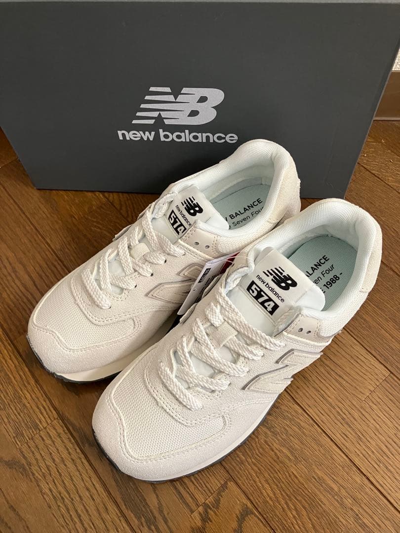 23.5cm ニューバランスU574 オールオフホワイトカラー