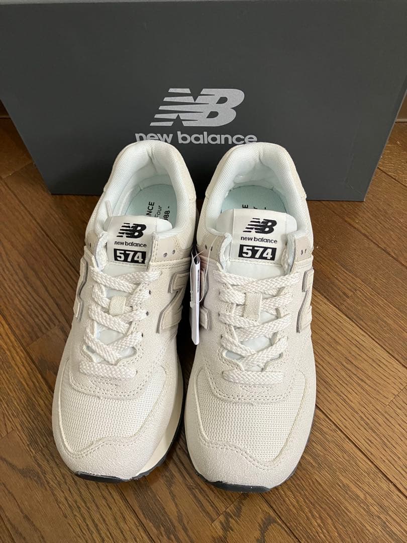23.5cm ニューバランスU574 オールオフホワイトカラー