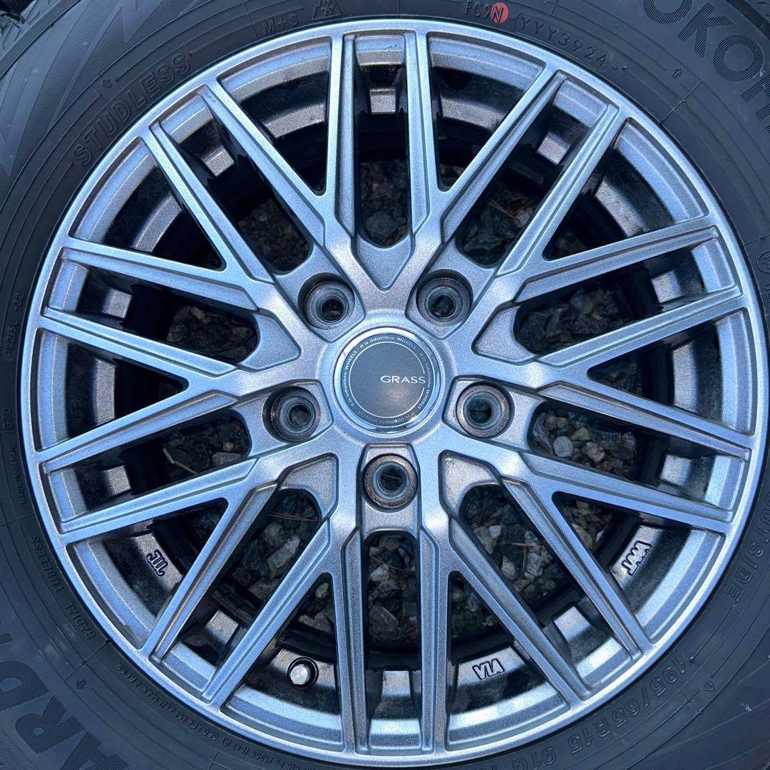 ヨコハマ IG70 195/65R15 スタッドレスタイヤ15インチ24年39週
