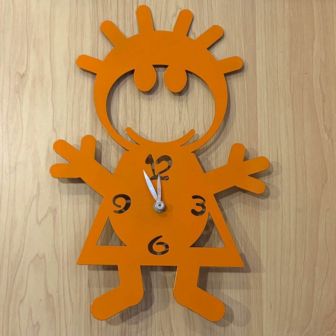 アルティ エ メスティエリ　オレンジ色 掛時計 子供部屋に