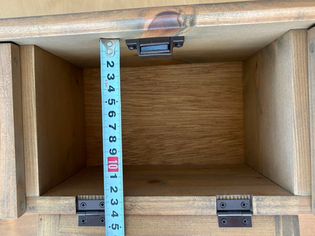 ウォールシェルフ、木製壁掛け棚 ガラス扉付き