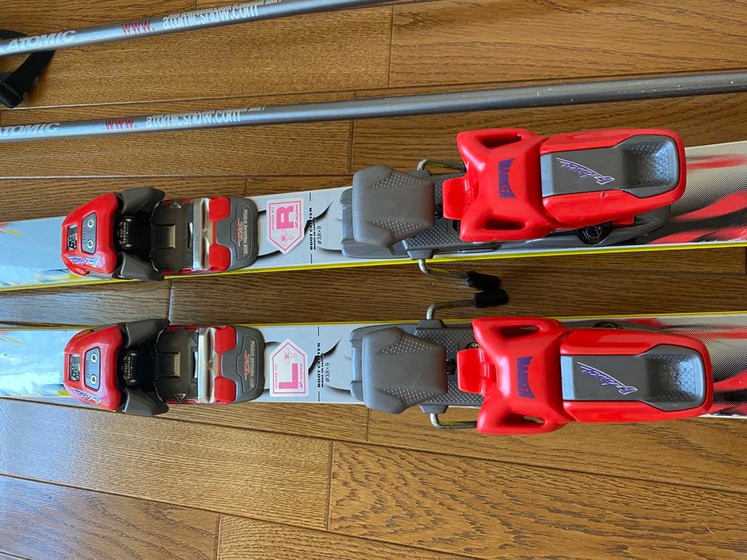 スキー板 とストック　OGASAKA MARKER ATOMIC