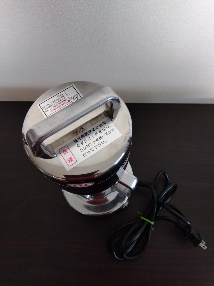 5.3万円 未使用 万能製粉機「ひきっ粉」300CCT-351強力業務用ミルサー