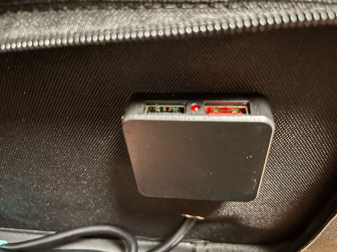 折りたたみソーラーパネル 100W 新品