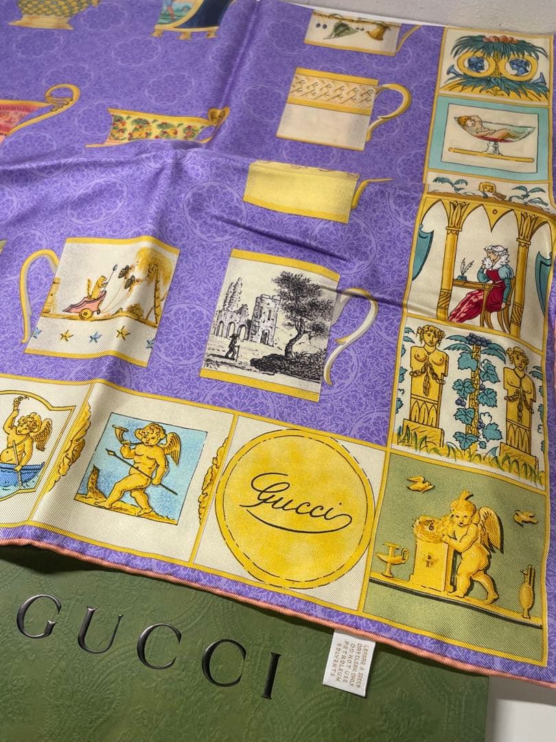 【新品未使用】GUCCI シルクスカーフ 多様なカップデザイン　85✖️85サイズ