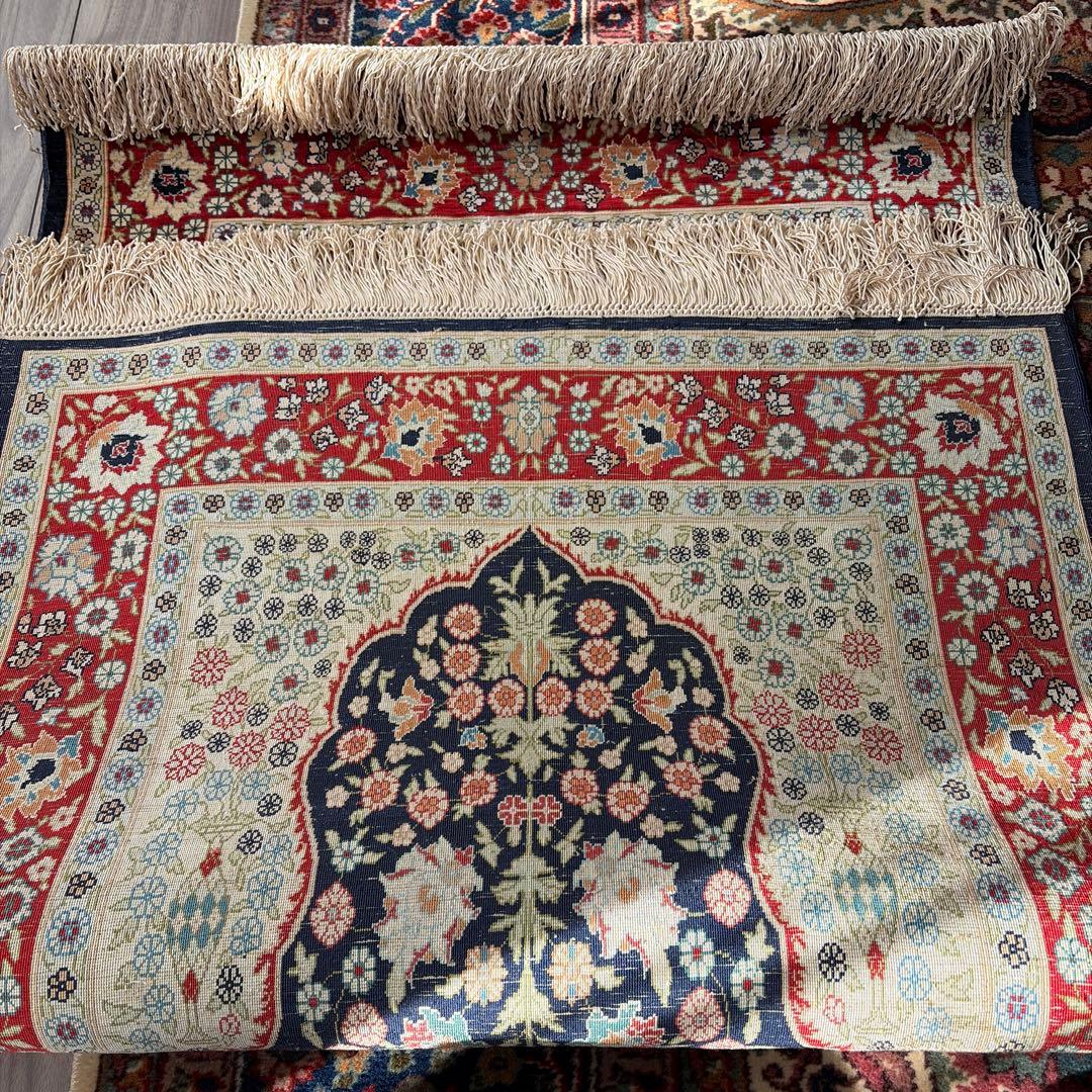 ヘレケ（Hereke）産　シルク製　未使用品　約115cm×70cm