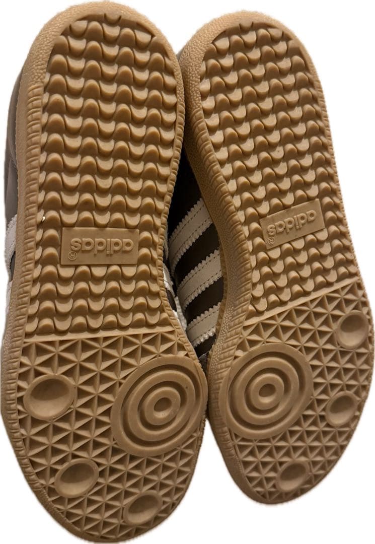 adidas ブラウン スニーカー