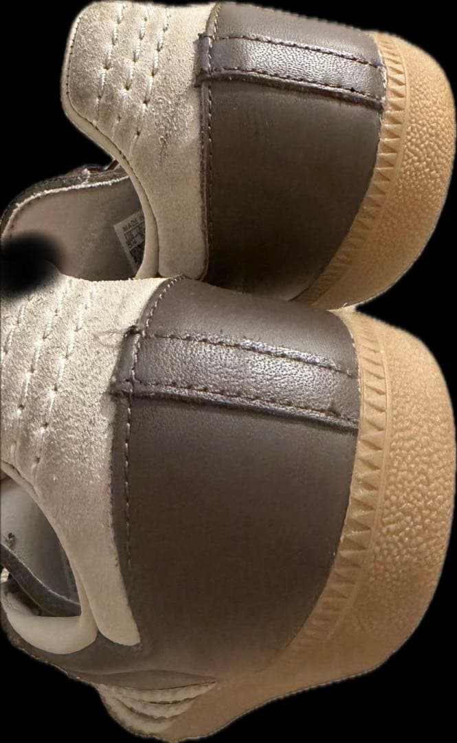 adidas ブラウン スニーカー