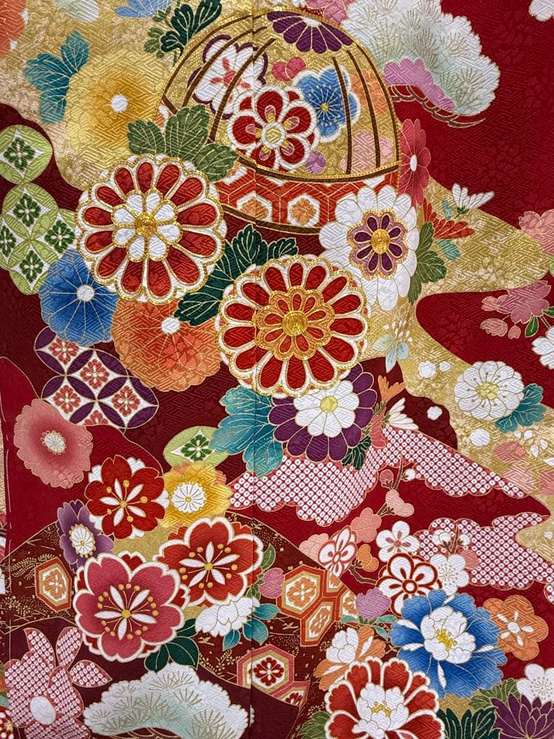 三越取扱 吉澤織物 [田中優子の世界]振袖 未仕立 定価70万 正絹 赤地古典柄