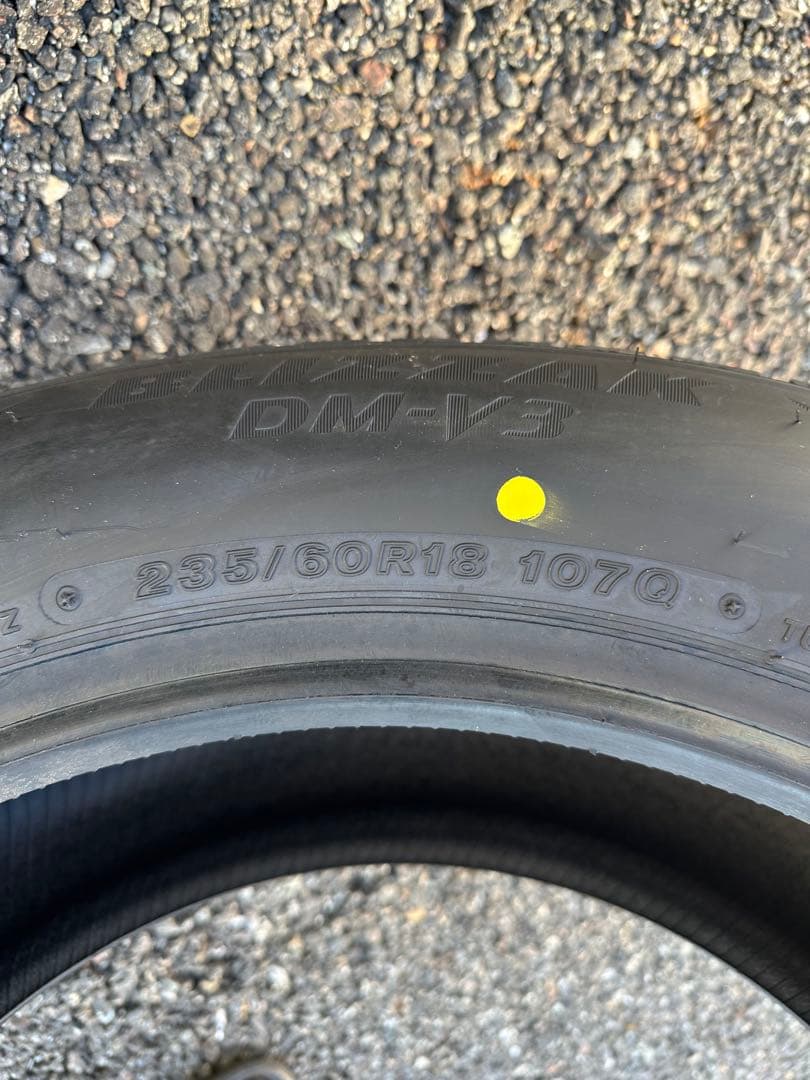 ブリヂストンブリザック DM-V3 235/60R18 スタッドレス2本セット①