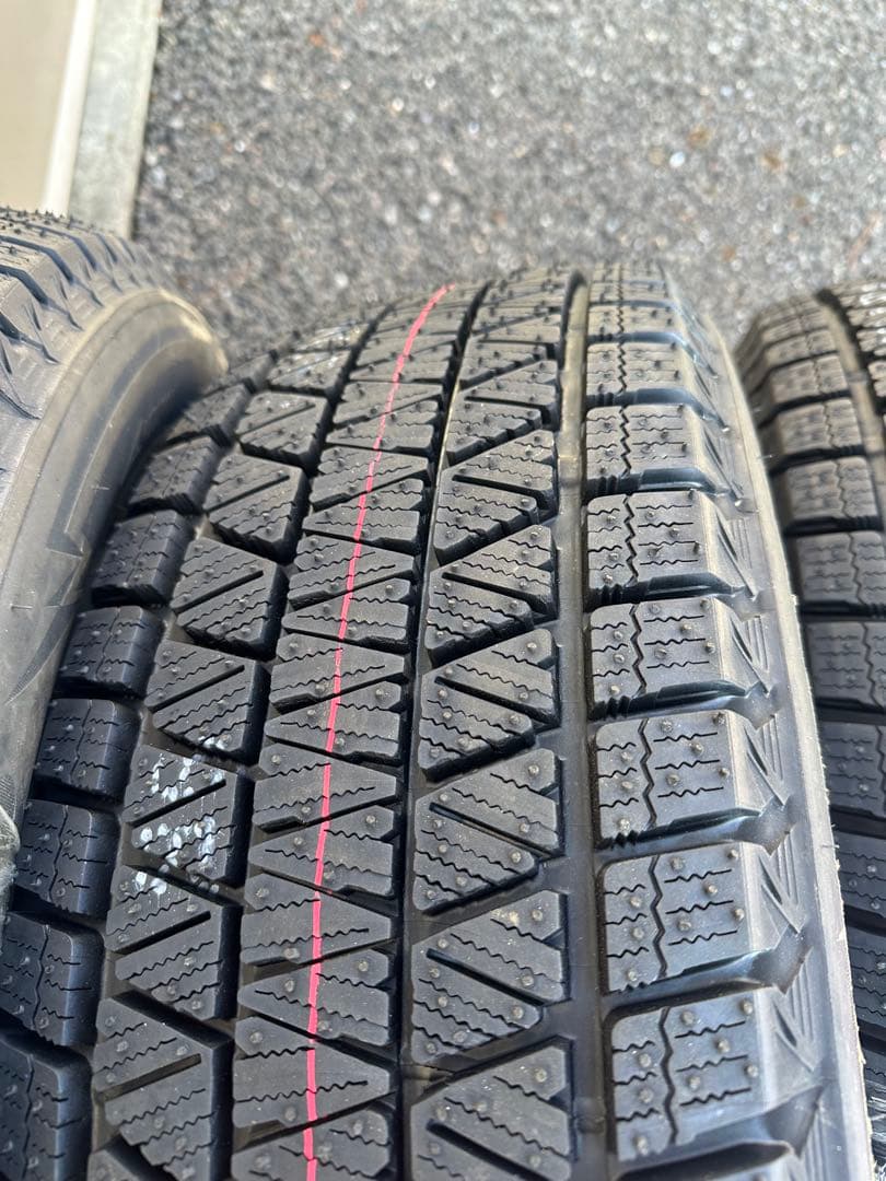 ブリヂストンブリザック DM-V3 235/60R18 スタッドレス2本セット①
