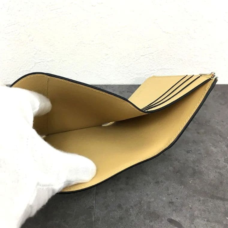 送料込み！ 未使用品 LOEWE バーティカルウォレットスモール 箱付き 378