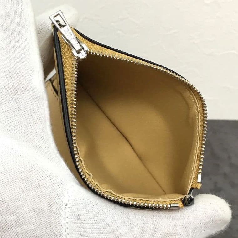 送料込み！ 未使用品 LOEWE バーティカルウォレットスモール 箱付き 378