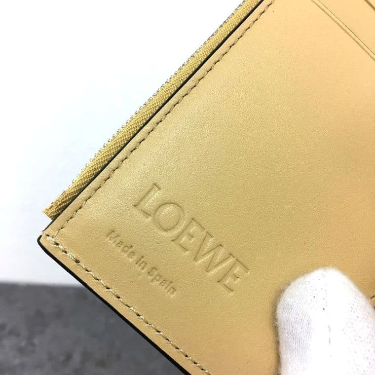 送料込み！ 未使用品 LOEWE バーティカルウォレットスモール 箱付き 378