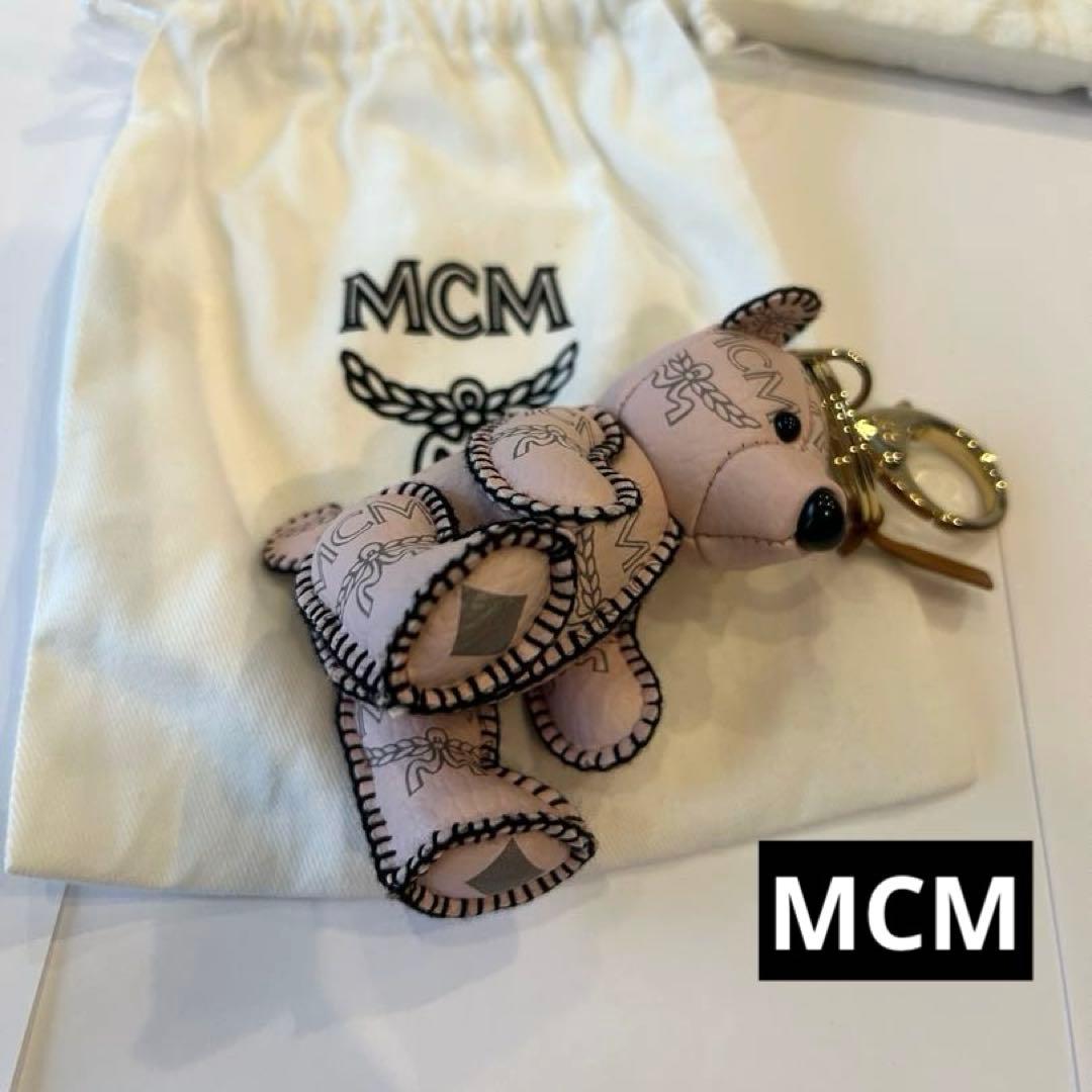 MCM クマ型キーホルダー ピンク
