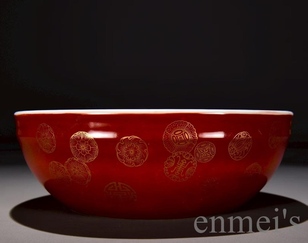 中国古美術・清乾隆・黄地粉彩蓮趣描金水洗・粉彩・唐物・水洗・蓮花紋・金彩・古陶磁