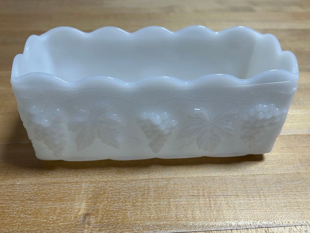 ファイヤーキング　ミルクガラス　ぶどう柄　プランター