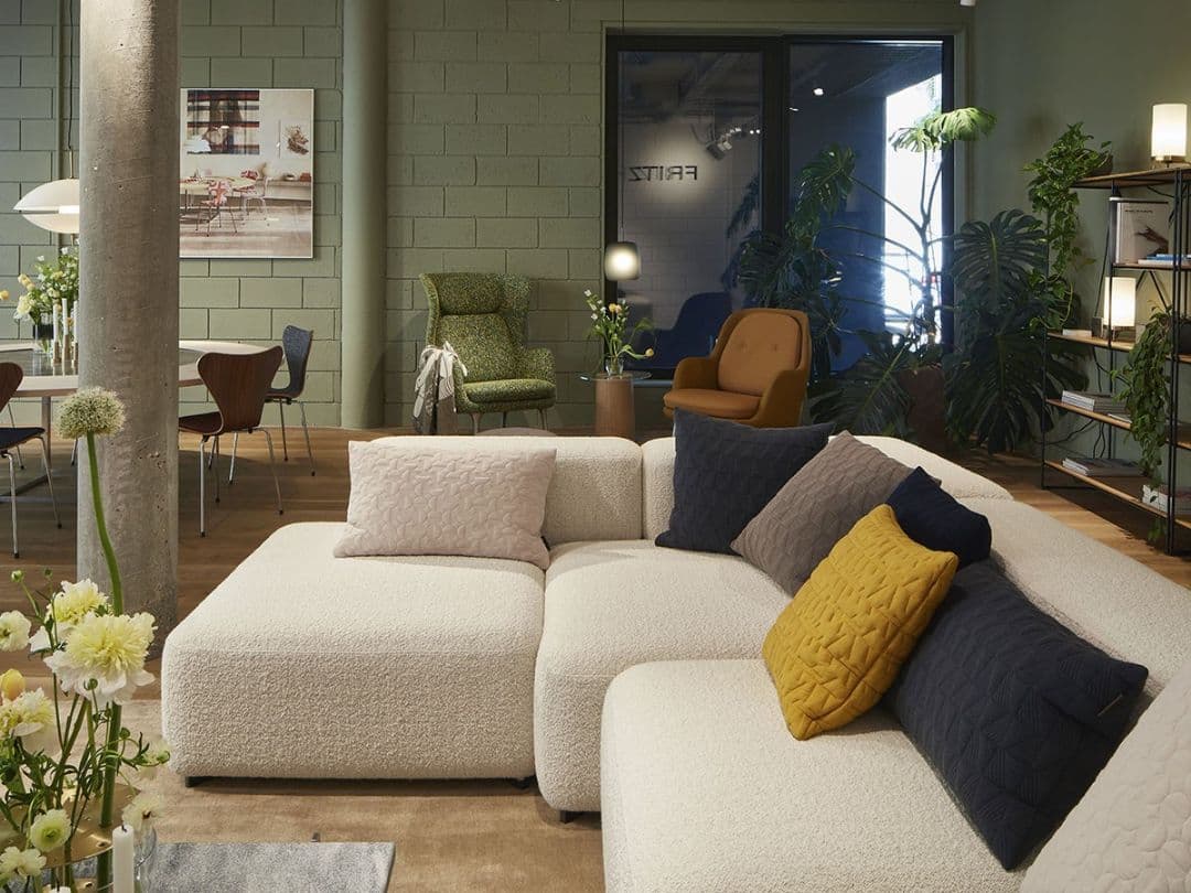 フリッツ・ハンセン　クッション　アルネ・ヤコブセン　トラペズ　モデルルーム展示品