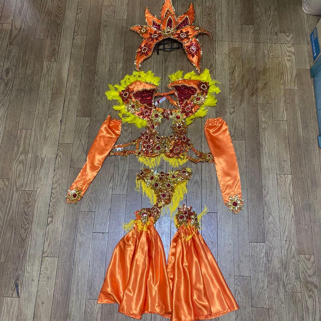 オレンジ カーニバル衣装 ビーズ装飾