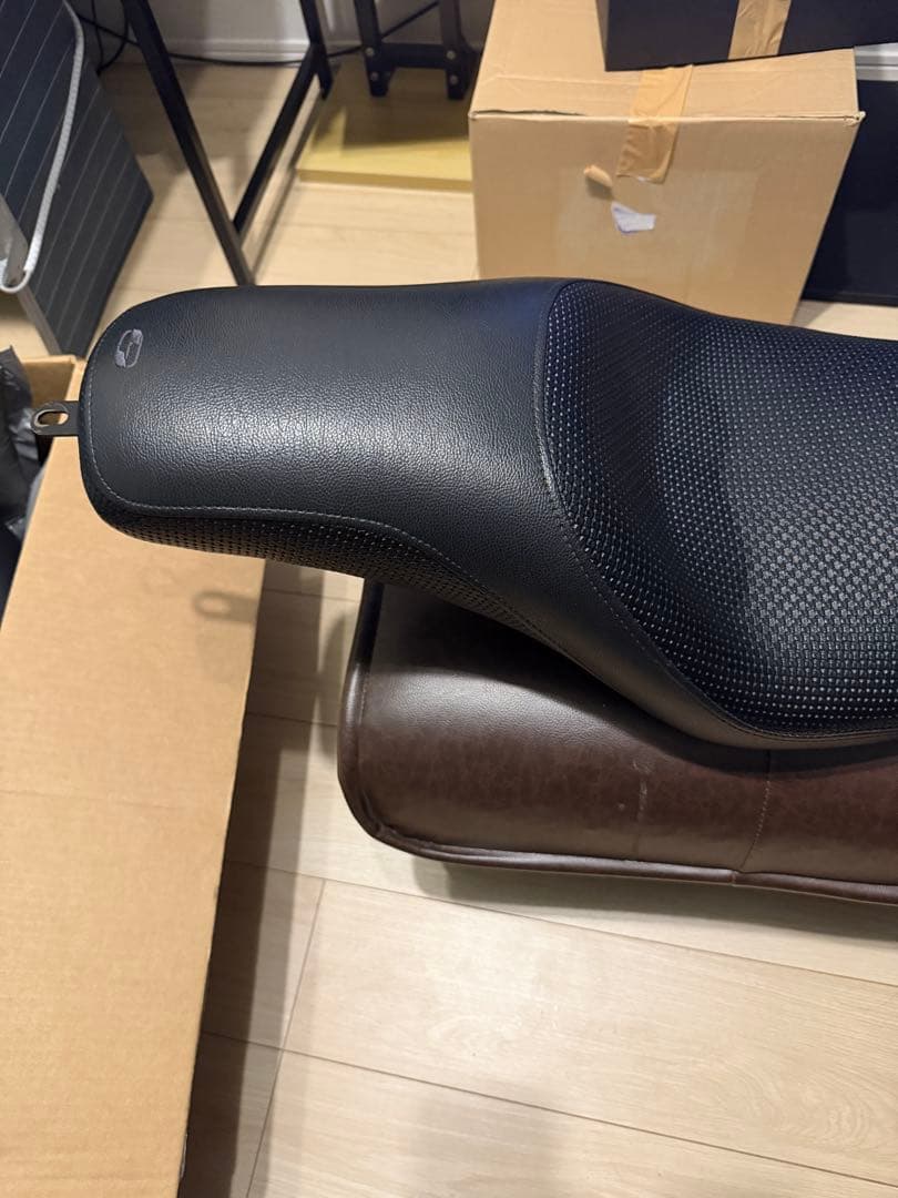 ダイナ　2004〜2005年　サドルマンシート