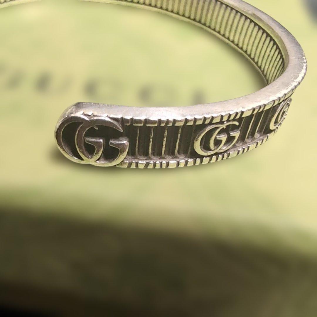 GUCCI GGロゴ シルバーバングル