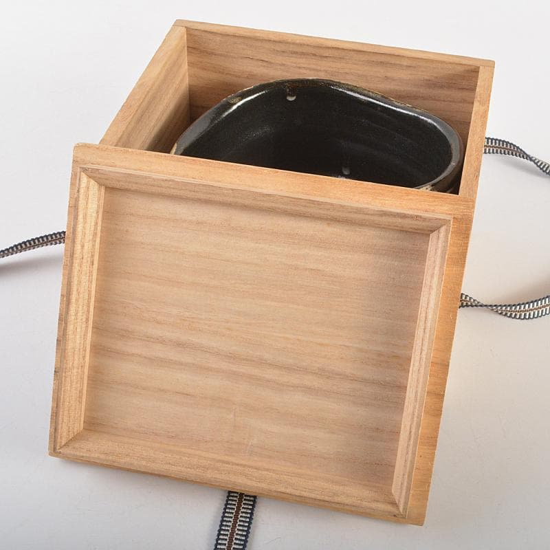 北大路魯山人作　織部焼　於里辺　茶碗　共布共箱　M　R7472