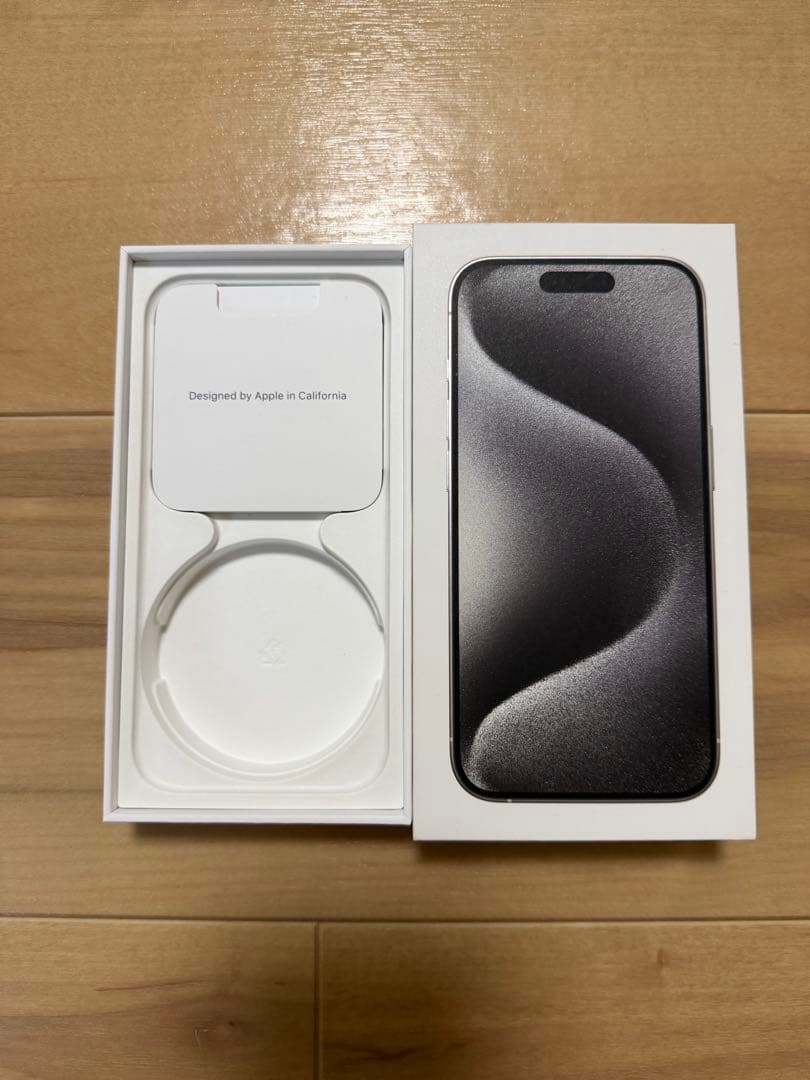 【ひろ】iPhone15Pro 256GB ホワイトチタニウム