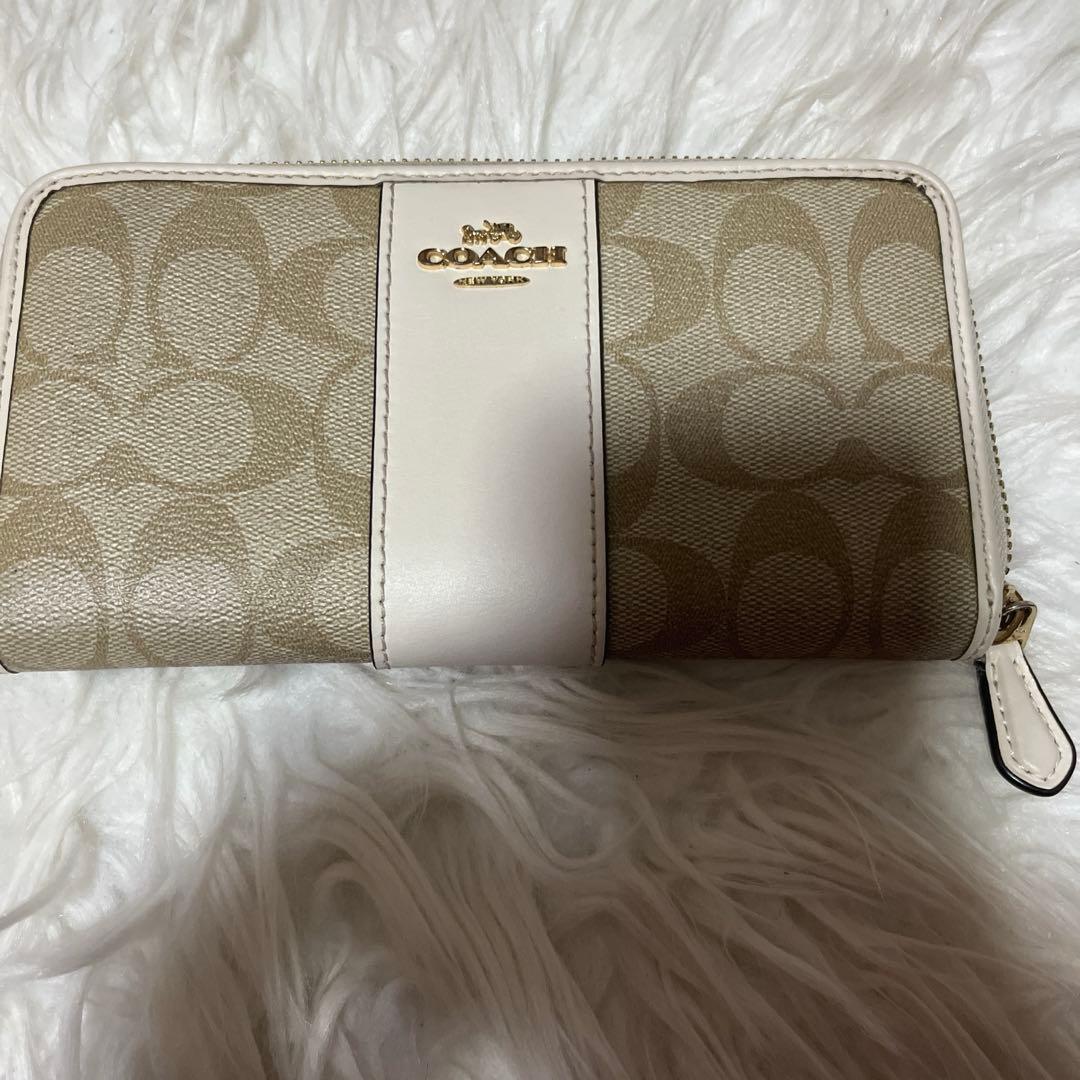 COACH（コーチ） カラー：ベージュ×ホワイト 財布形：長財布
