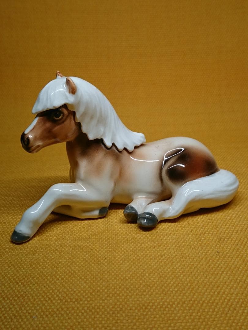 ウマ　馬　陶器　オブジェ　置物　インテリア　工芸品　美術品　A1186