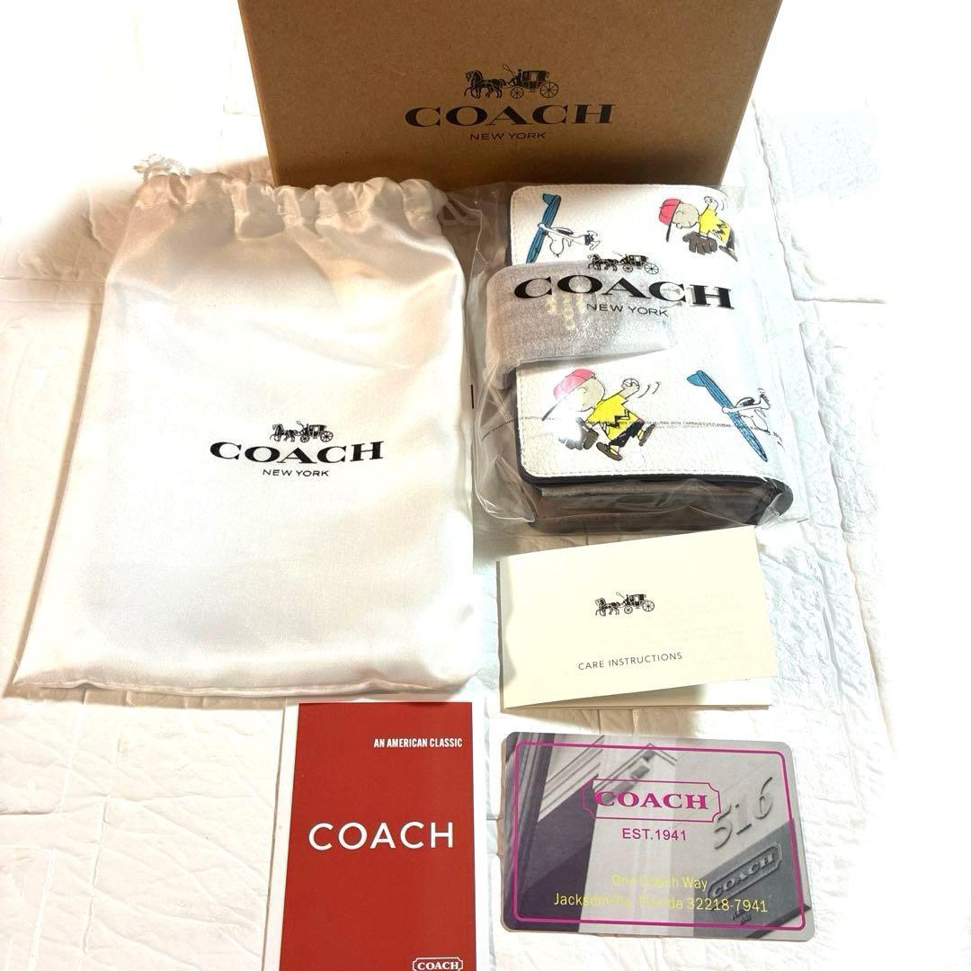 COACH スヌーピー柄 二つ折り財布 ✨新品未使用✨箱保存袋付き