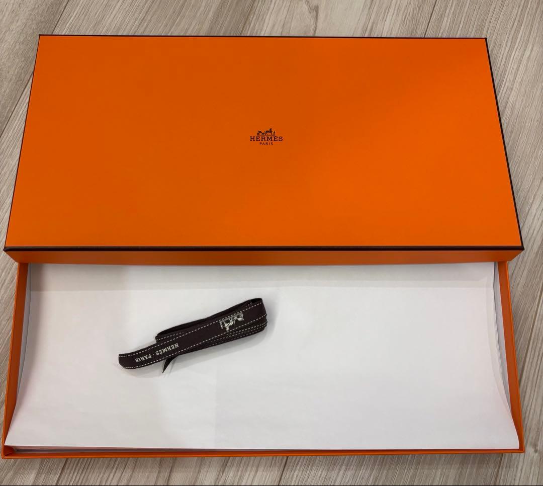 エルメス　カシシル　カレジェアン　バンダナ　朝の散歩　箱付