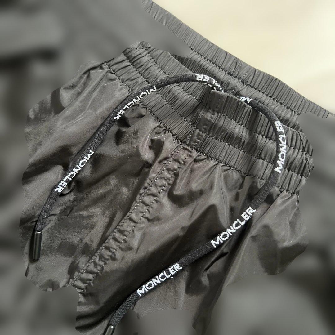 正規品　MONCLER 黒 スイムウェア　ショートパンツ