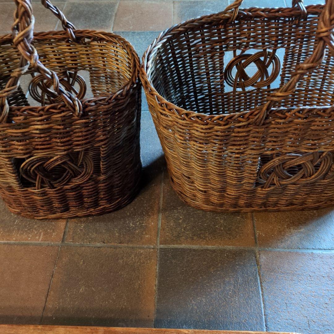 あけびのカゴ大小2点