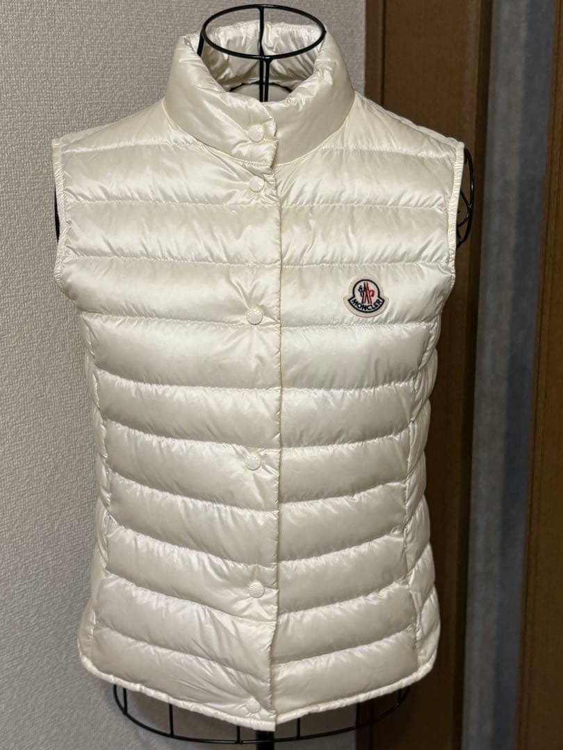 MONCLER :Lianeホワイトダウンベスト　size「1」　値下げ❗️