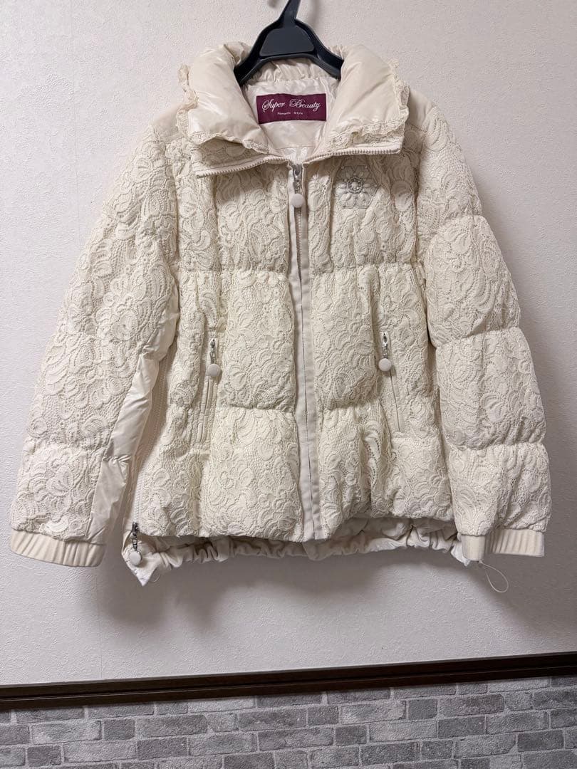 SuperBeautyアイボリー レース模様 ダウンジャケット40サイズ❤️