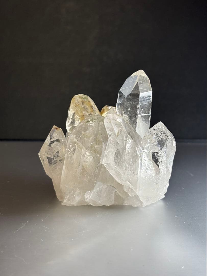 ブラジル　ゼッカデソーザ産　クリアクォーツクラスター　136g. 天然石