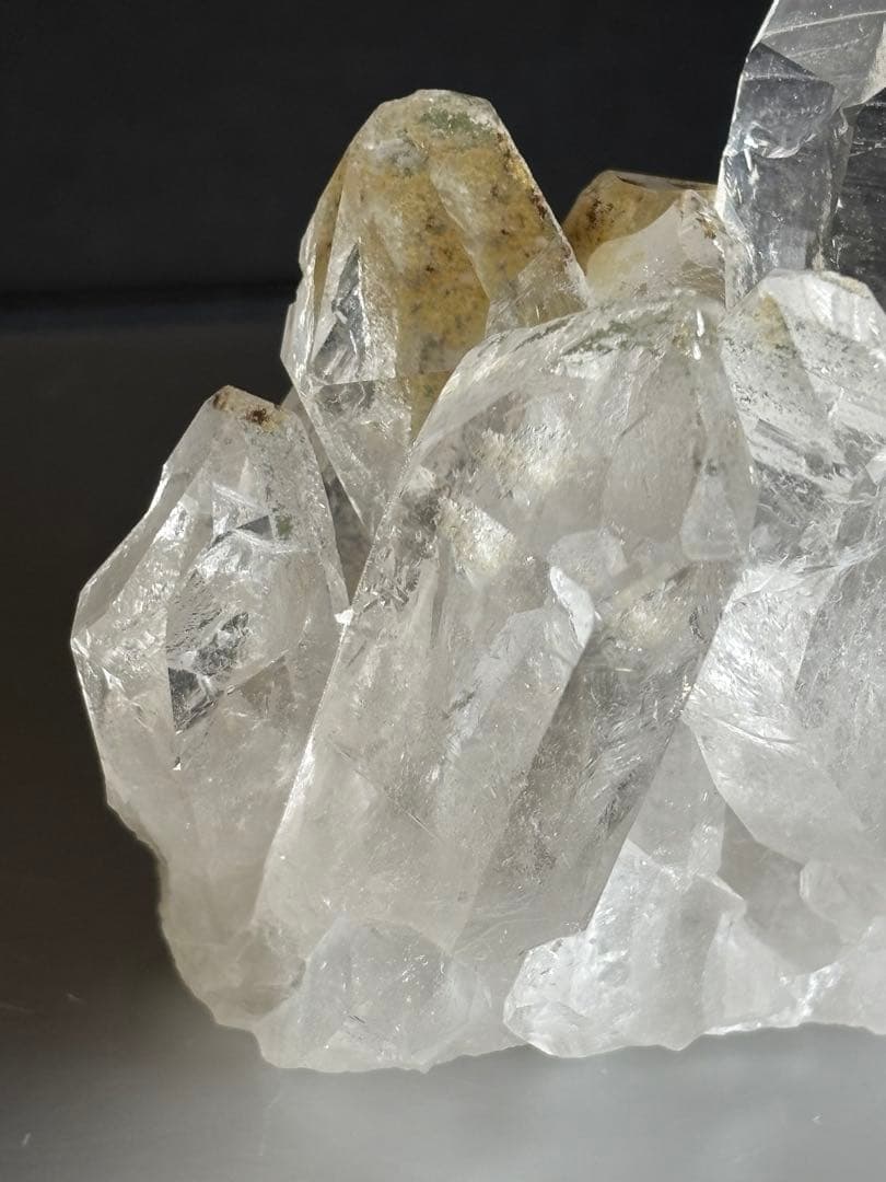 ブラジル　ゼッカデソーザ産　クリアクォーツクラスター　136g. 天然石