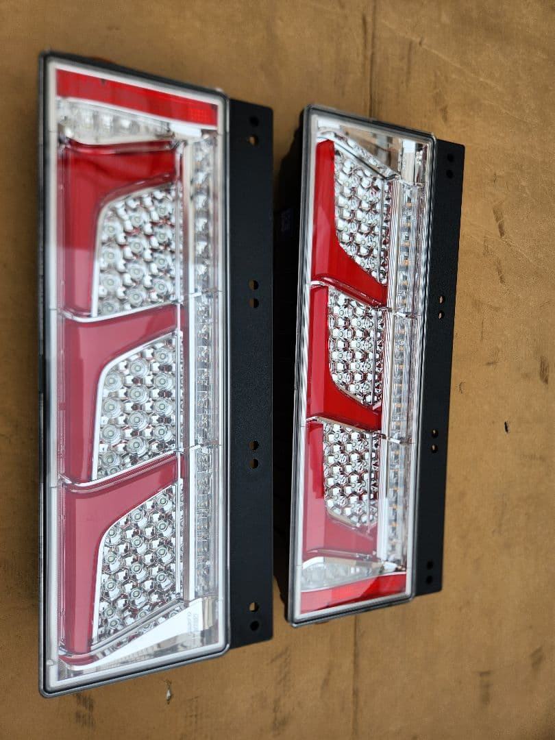 小糸☆テールランプ☆3連LED☆ノーマルターン