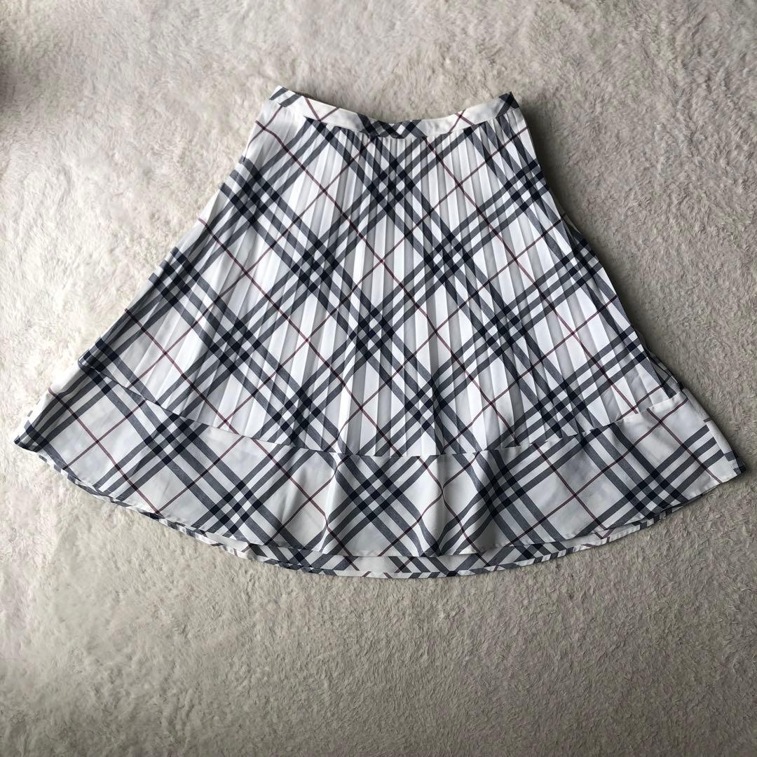 美品　バーバリーブルーレーベル　フレアスカート　プリーツ　総柄　ノバチェック