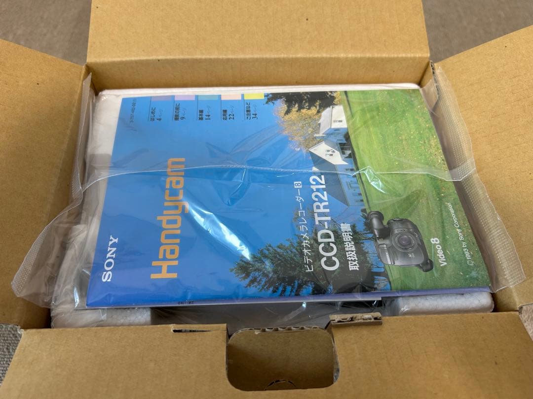 シ*ジ様 【新品未使用】SONY CCD-TR212 本体＋AC-V30充電器＋
