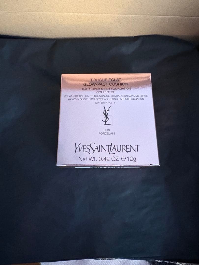 イヴ・サンローラン　ラディアント タッチ グロウパクトB10コレクター