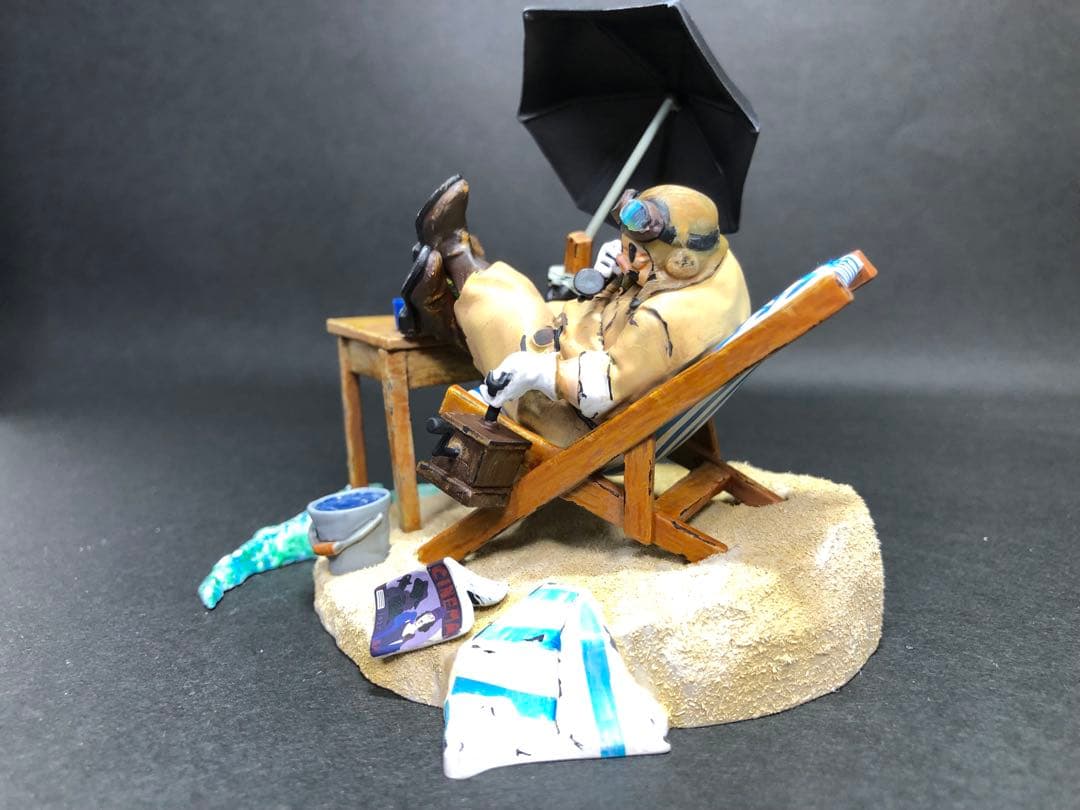 【完成品】ファインモールド紅の豚(アジトのポルコ)台座付き塗装済み完成品