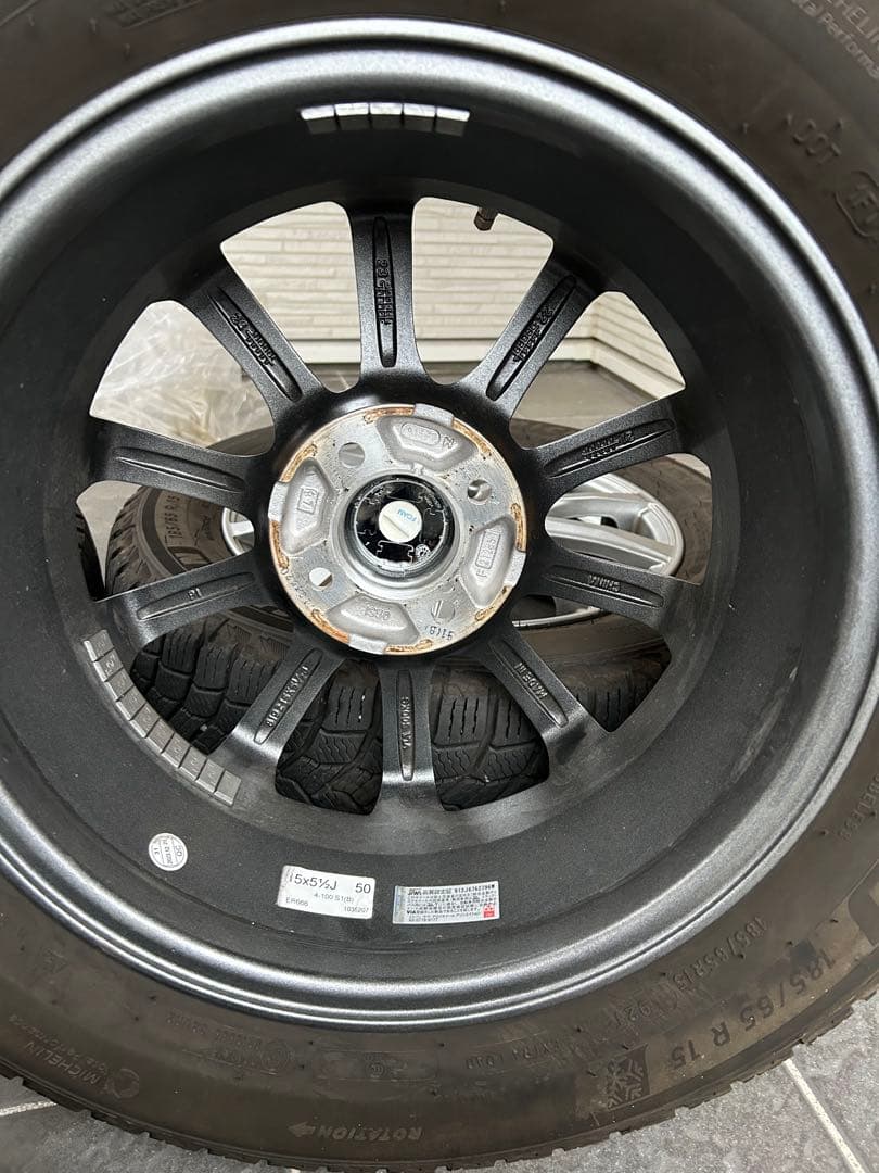 スタッドレスタイヤ 185/65 R15 5スポークホイールセット