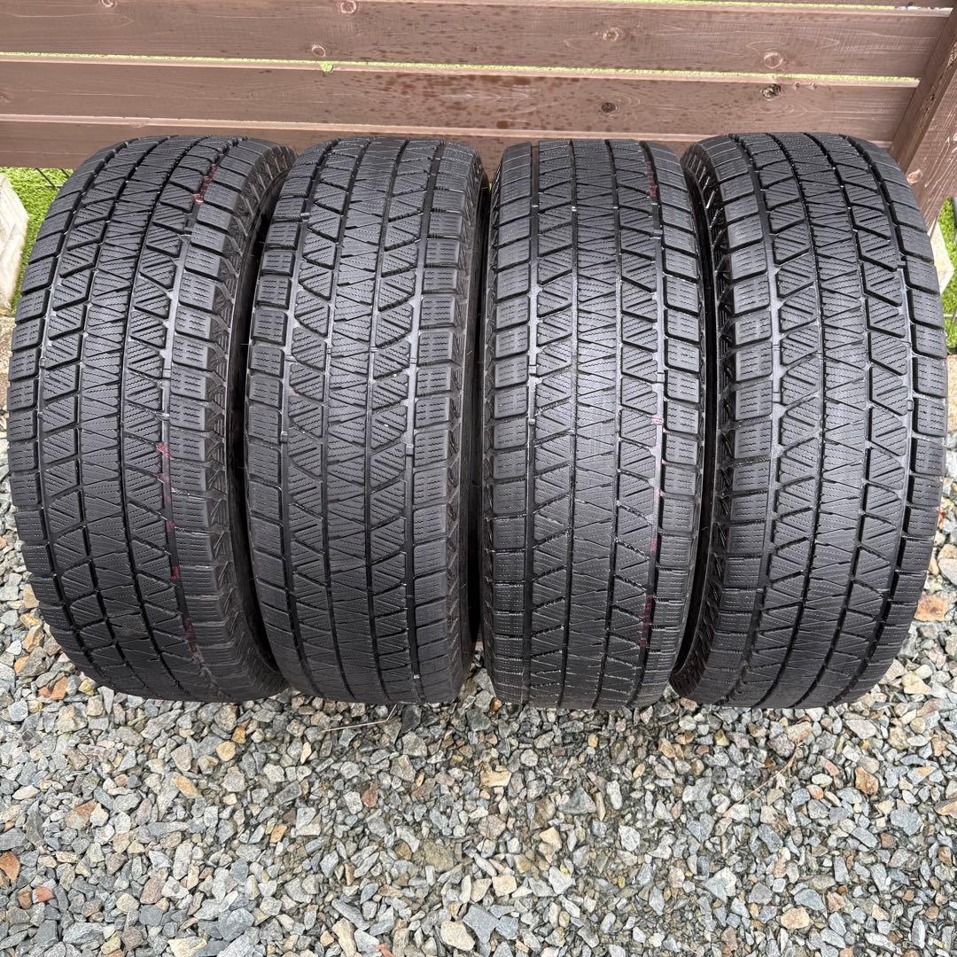 265/70R17ブリヂストンスタッドレスタイヤ４本ランクルプラドFJクルーザー