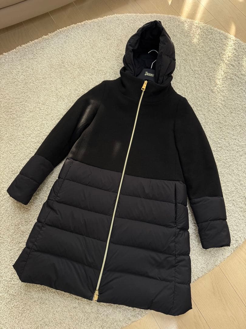 Shina　極美品 ヘルノ 異素材切替　ダウンコート ブラック 42