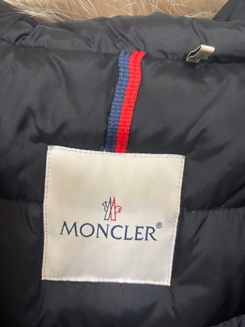 Moncler レディース　ダウン