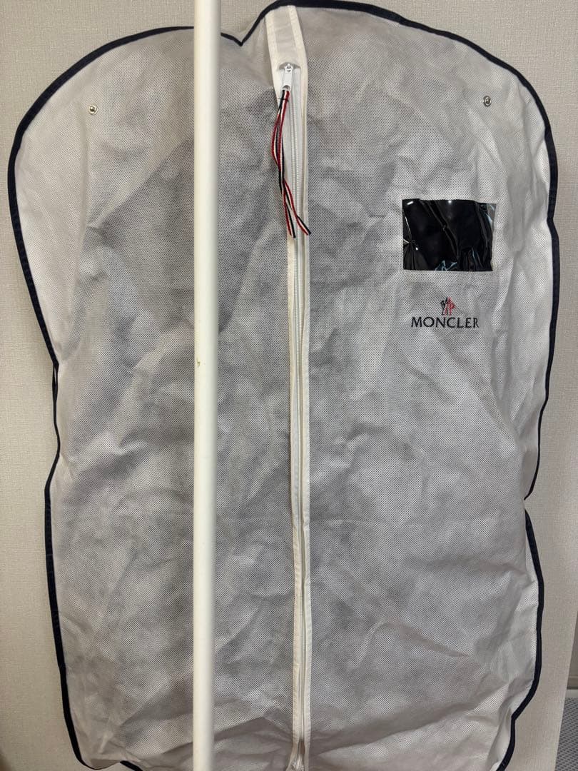 Moncler レディース　ダウン