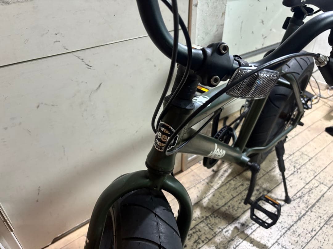 Jeep ジープのミニベロファットバイク　オリーブグリーン