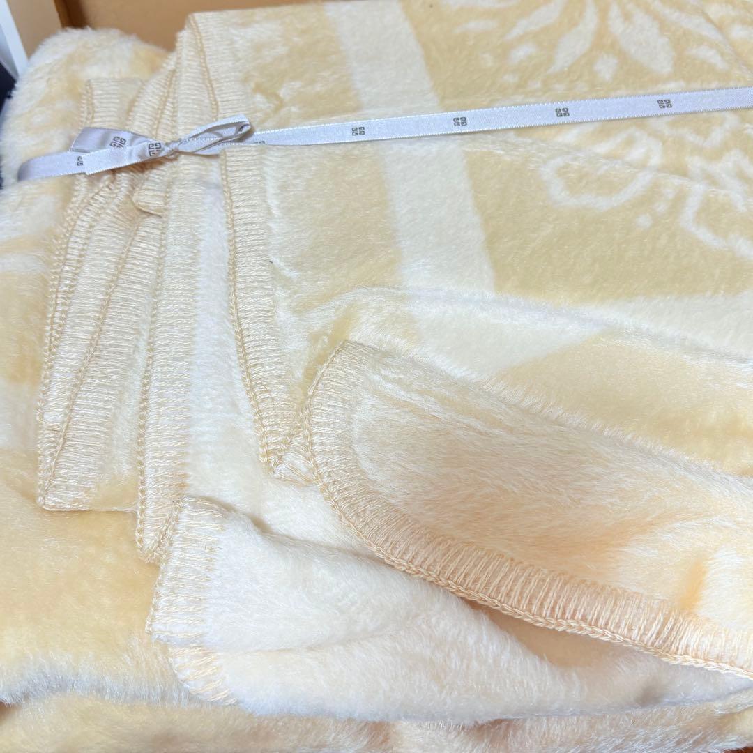 GIVENCHY ジバンシー　シルク100高級毛布　ベージュ